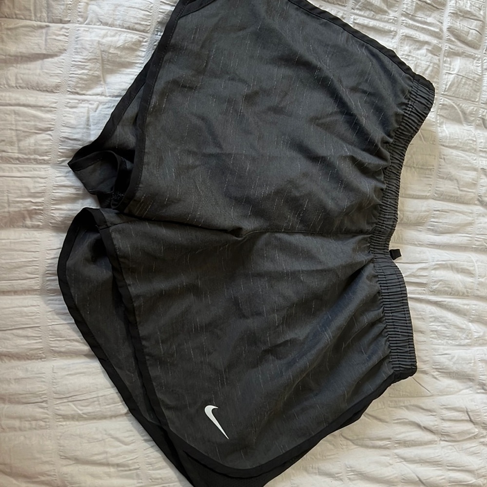Girls youth nike shorts size large